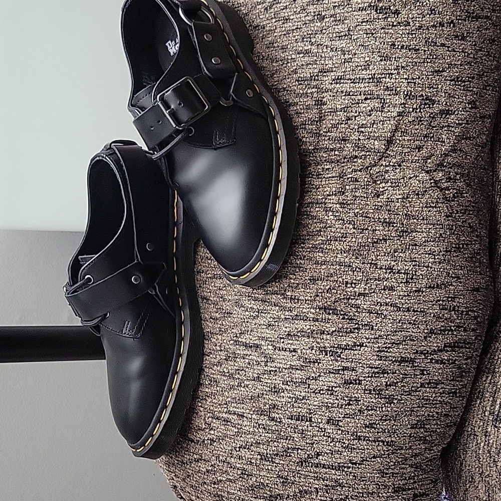 Shoes - Picture 3 of 6